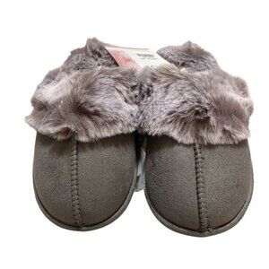 Jessica Simpson Plush Slippers Women Size 6-7 Faux Fur Memory Foam House Shoes